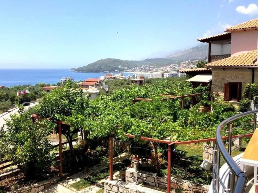 Spyridoula'S Guest House Himare Exteriör bild