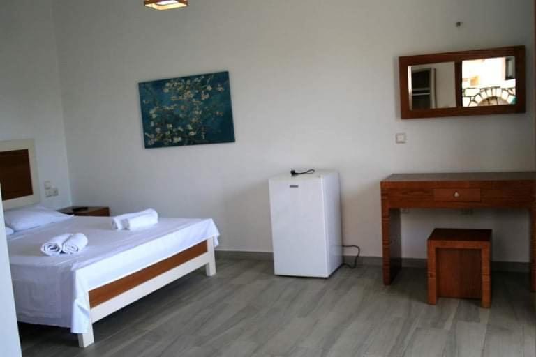 Spyridoula'S Guest House Himare Exteriör bild