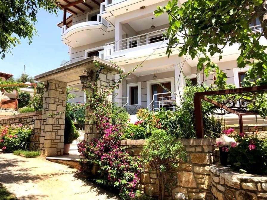 Spyridoula'S Guest House Himare Exteriör bild