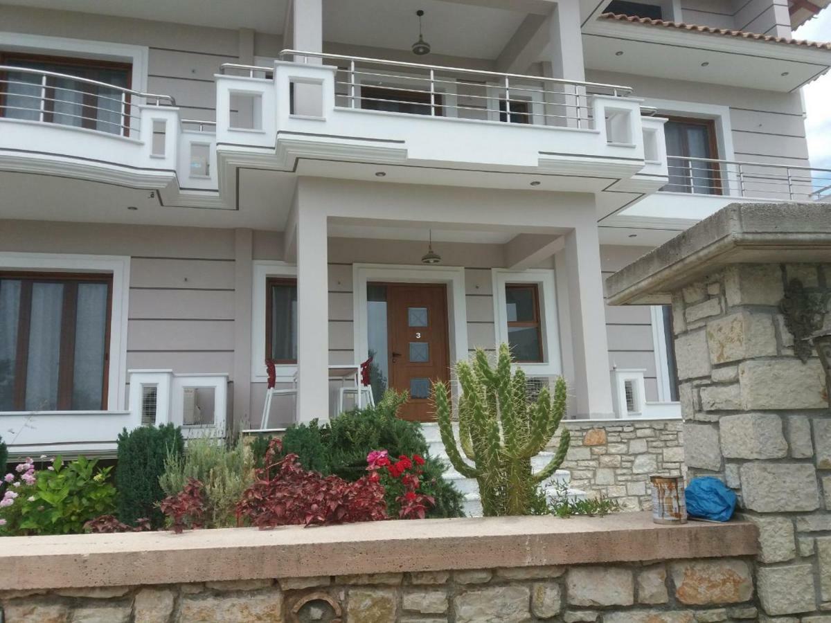 Spyridoula'S Guest House Himare Exteriör bild