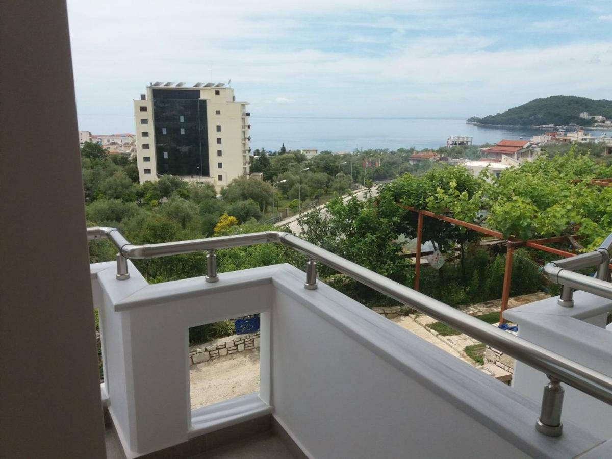 Spyridoula'S Guest House Himare Exteriör bild