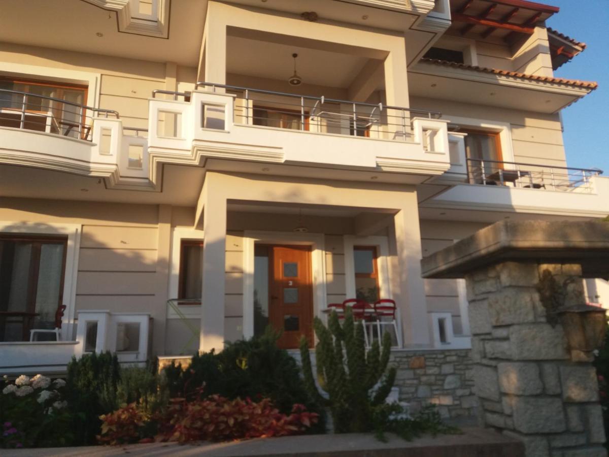 Spyridoula'S Guest House Himare Exteriör bild